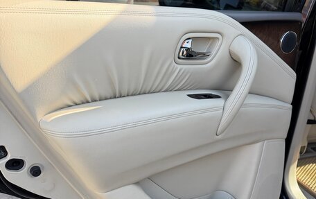 Infiniti QX56, 2011 год, 3 000 000 рублей, 5 фотография