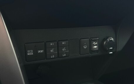 Toyota RAV4, 2017 год, 2 450 000 рублей, 19 фотография