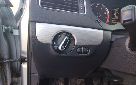 Volkswagen Jetta VI, 2013 год, 1 200 000 рублей, 10 фотография