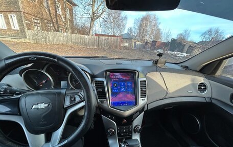 Chevrolet Cruze II, 2011 год, 650 000 рублей, 6 фотография