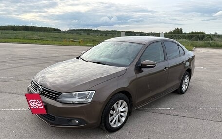 Volkswagen Jetta VI, 2012 год, 888 000 рублей, 2 фотография