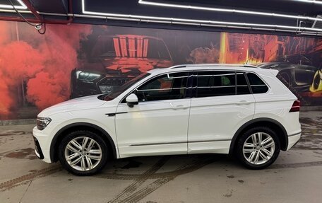 Volkswagen Tiguan II, 2019 год, 3 090 000 рублей, 3 фотография