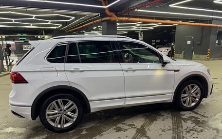 Volkswagen Tiguan II, 2019 год, 3 090 000 рублей, 5 фотография