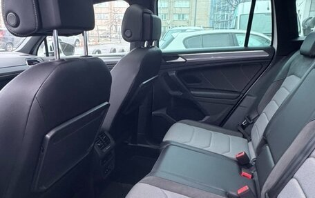 Volkswagen Tiguan II, 2019 год, 3 090 000 рублей, 16 фотография