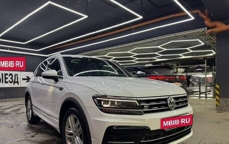 Volkswagen Tiguan II, 2019 год, 3 090 000 рублей, 10 фотография