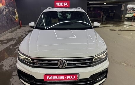 Volkswagen Tiguan II, 2019 год, 3 090 000 рублей, 6 фотография