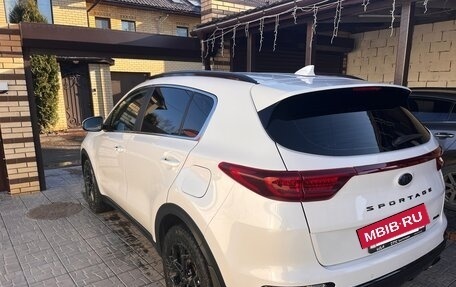 KIA Sportage IV рестайлинг, 2021 год, 2 400 000 рублей, 3 фотография