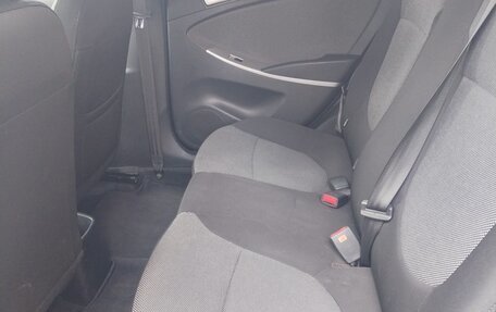 Hyundai Solaris II рестайлинг, 2011 год, 805 000 рублей, 1 фотография