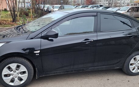 Hyundai Solaris II рестайлинг, 2015 год, 950 000 рублей, 1 фотография