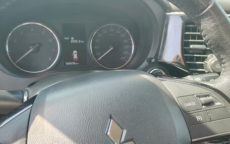 Mitsubishi Outlander III рестайлинг 3, 2018 год, 1 999 000 рублей, 2 фотография