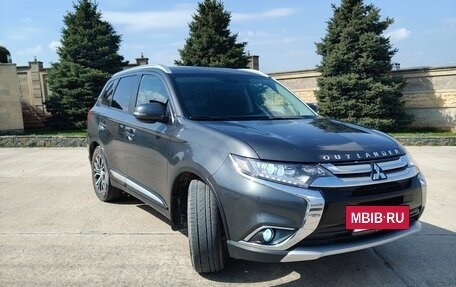 Mitsubishi Outlander III рестайлинг 3, 2018 год, 1 999 000 рублей, 9 фотография