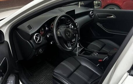 Mercedes-Benz A-Класс, 2017 год, 1 850 000 рублей, 5 фотография