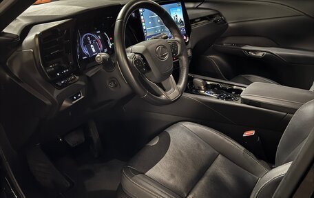 Lexus RX IV рестайлинг, 2023 год, 8 200 000 рублей, 2 фотография