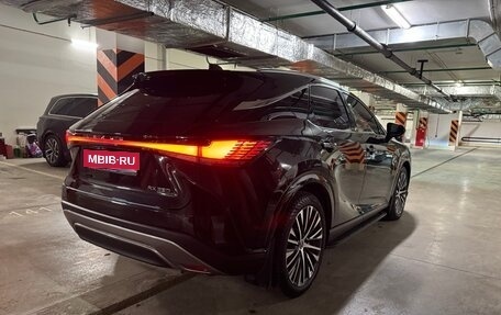 Lexus RX IV рестайлинг, 2023 год, 8 200 000 рублей, 5 фотография
