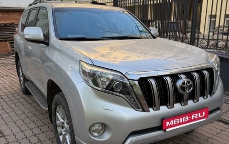 Toyota Land Cruiser Prado 150 рестайлинг 2, 2016 год, 3 980 000 рублей, 3 фотография