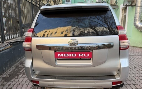 Toyota Land Cruiser Prado 150 рестайлинг 2, 2016 год, 3 980 000 рублей, 6 фотография