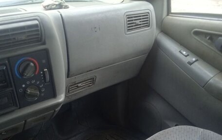 Chevrolet Blazer II рестайлинг, 1998 год, 100 000 рублей, 2 фотография