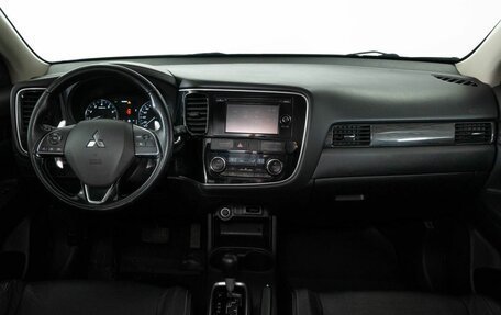 Mitsubishi Outlander III рестайлинг 3, 2016 год, 2 048 000 рублей, 7 фотография