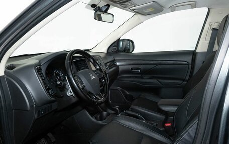 Mitsubishi Outlander III рестайлинг 3, 2016 год, 2 048 000 рублей, 5 фотография