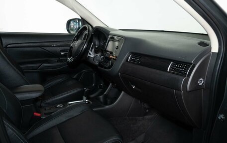 Mitsubishi Outlander III рестайлинг 3, 2016 год, 2 048 000 рублей, 6 фотография