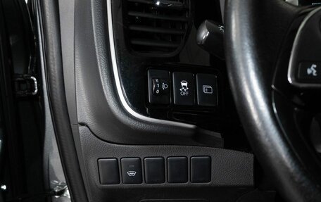 Mitsubishi Outlander III рестайлинг 3, 2016 год, 2 048 000 рублей, 19 фотография