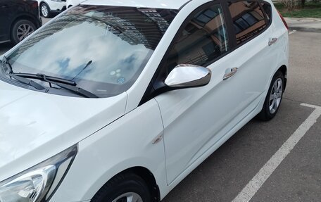 Hyundai Solaris II рестайлинг, 2011 год, 805 000 рублей, 9 фотография