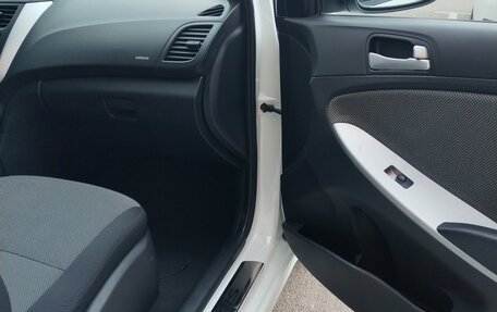 Hyundai Solaris II рестайлинг, 2011 год, 805 000 рублей, 13 фотография