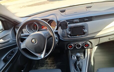 Alfa Romeo Giulietta, 2014 год, 1 300 000 рублей, 11 фотография