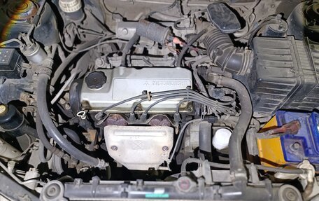 Mitsubishi Mirage VI рестайлинг, 1996 год, 100 000 рублей, 12 фотография