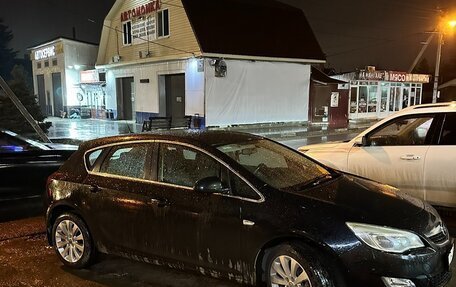 Opel Astra J, 2011 год, 800 000 рублей, 2 фотография