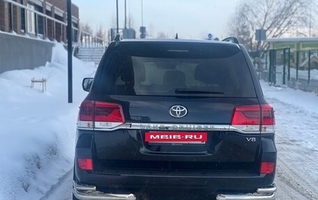 Toyota Land Cruiser 200, 2018 год, 6 999 999 рублей, 7 фотография