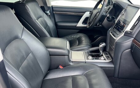 Toyota Land Cruiser 200, 2018 год, 6 999 999 рублей, 9 фотография