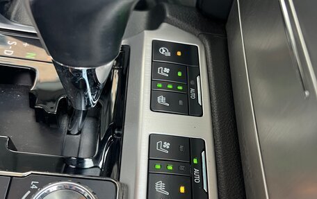 Toyota Land Cruiser 200, 2018 год, 6 999 999 рублей, 17 фотография