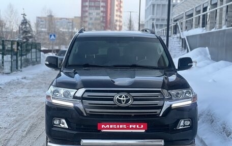 Toyota Land Cruiser 200, 2018 год, 6 999 999 рублей, 2 фотография