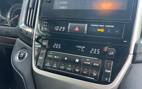 Toyota Land Cruiser 200, 2018 год, 6 999 999 рублей, 19 фотография