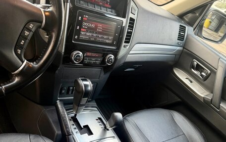 Mitsubishi Pajero IV, 2018 год, 3 100 000 рублей, 11 фотография