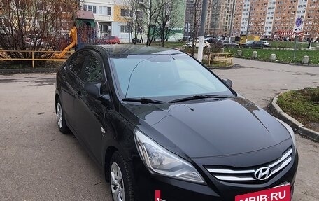 Hyundai Solaris II рестайлинг, 2015 год, 950 000 рублей, 3 фотография