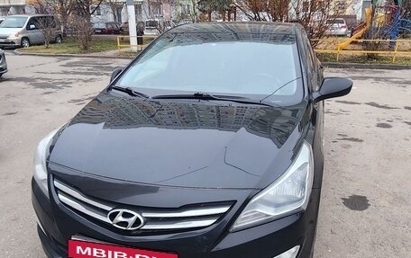 Hyundai Solaris II рестайлинг, 2015 год, 950 000 рублей, 4 фотография