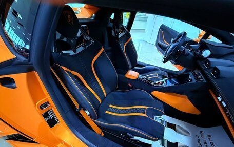 Lamborghini Huracán, 2024 год, 35 000 000 рублей, 14 фотография