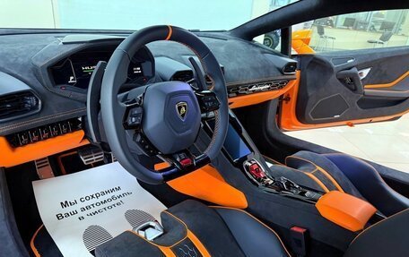 Lamborghini Huracán, 2024 год, 35 000 000 рублей, 13 фотография
