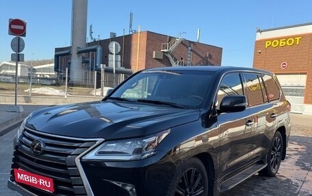 Lexus LX III, 2017 год, 7 800 000 рублей, 3 фотография