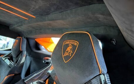 Lamborghini Huracán, 2024 год, 35 000 000 рублей, 20 фотография