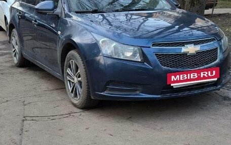 Chevrolet Cruze II, 2010 год, 500 000 рублей, 3 фотография