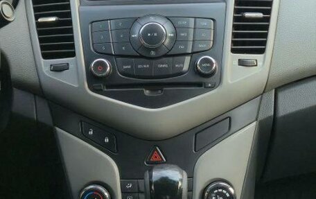 Chevrolet Cruze II, 2010 год, 500 000 рублей, 10 фотография