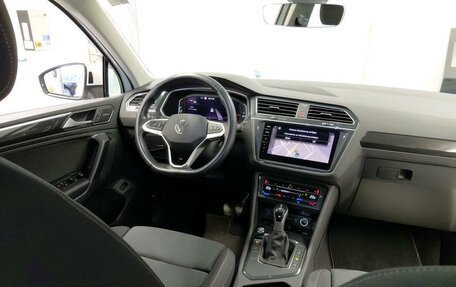 Volkswagen Tiguan II, 2021 год, 2 750 000 рублей, 11 фотография