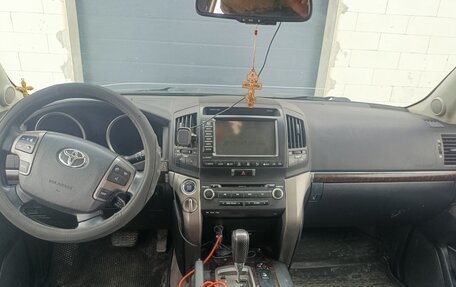 Toyota Land Cruiser 200, 2008 год, 2 600 000 рублей, 3 фотография