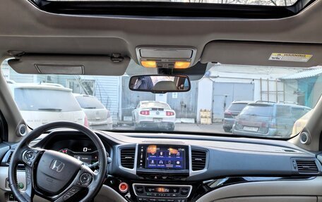 Honda Pilot III рестайлинг, 2017 год, 3 050 000 рублей, 17 фотография