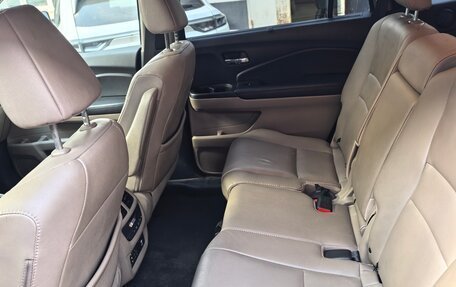 Honda Pilot III рестайлинг, 2017 год, 3 050 000 рублей, 18 фотография