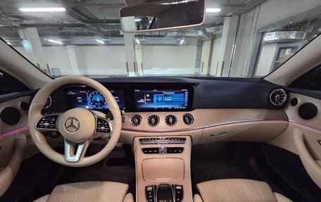 Mercedes-Benz E-Класс, 2019 год, 3 900 000 рублей, 8 фотография