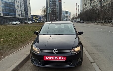 Volkswagen Polo VI (EU Market), 2011 год, 800 000 рублей, 2 фотография